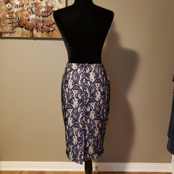 Bebe midi skirt Size 2 - Picture 3 of 13